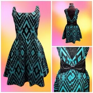 Trixxi NWT Black & Blue Geometric Print Bow Velvet Flocked Mini Dress Size M